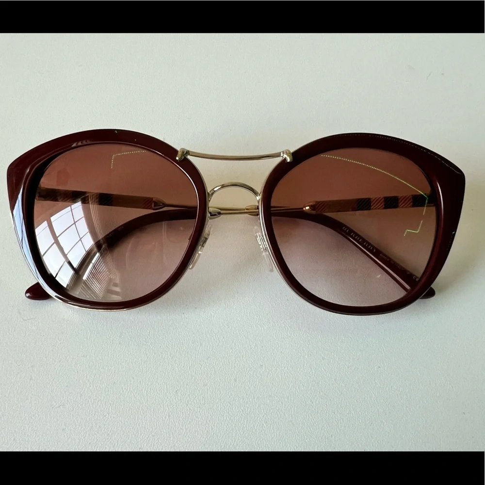 Burberry Check Detail Round Frame Sunglasses - Picture 2 of 14